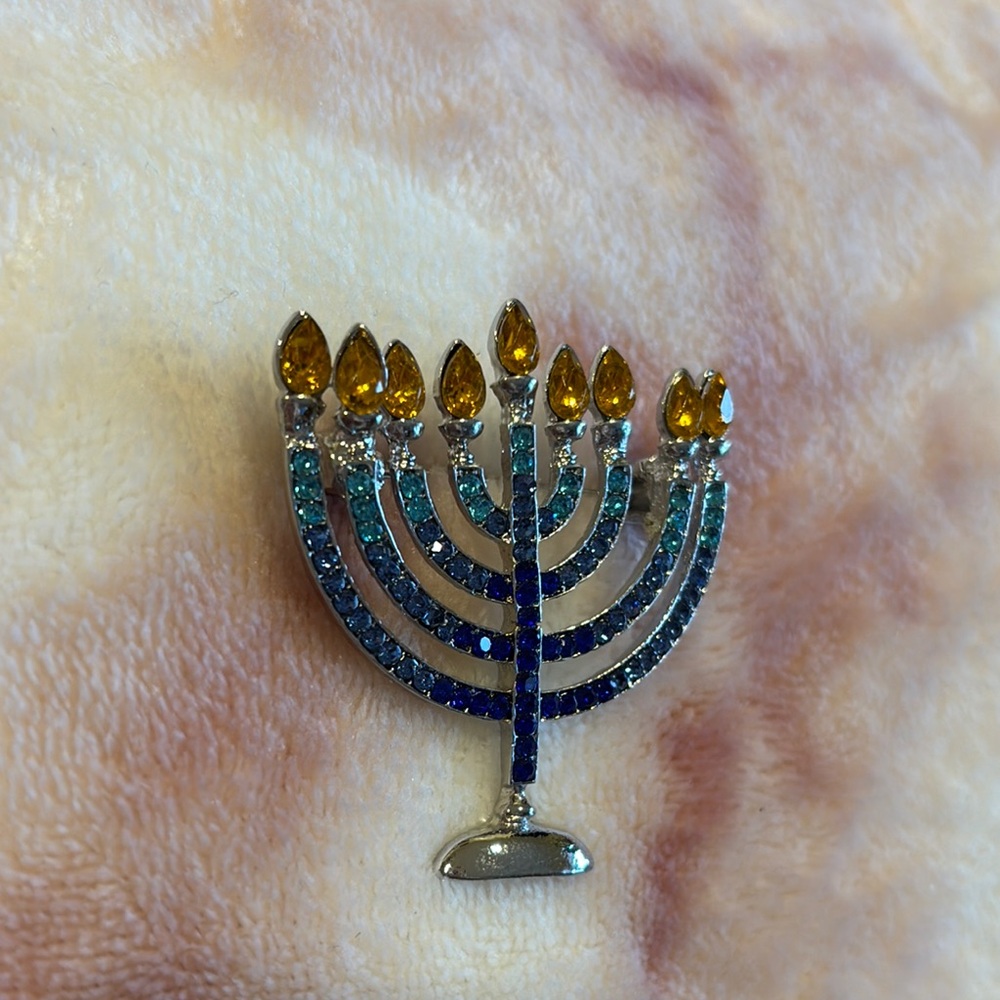 Blue and Gold Crystal Encrusted Hanukkah Menorah Brooch Pin NWT 1.75”x1.75” - Picture 3 of 15